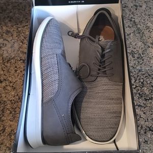 NWT Men's stylish shoe